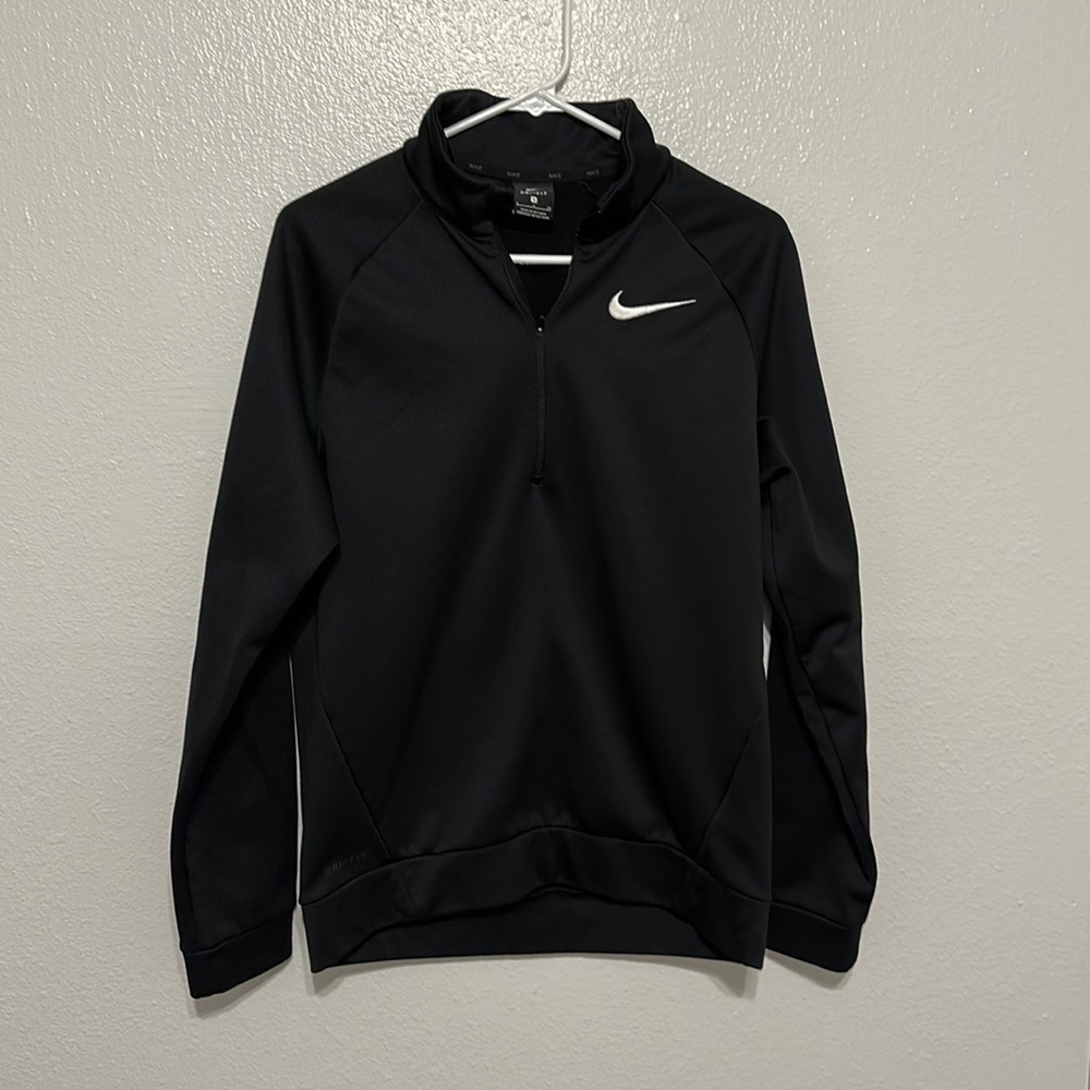 Excellent used condition Nike 1/2 zip sweater!